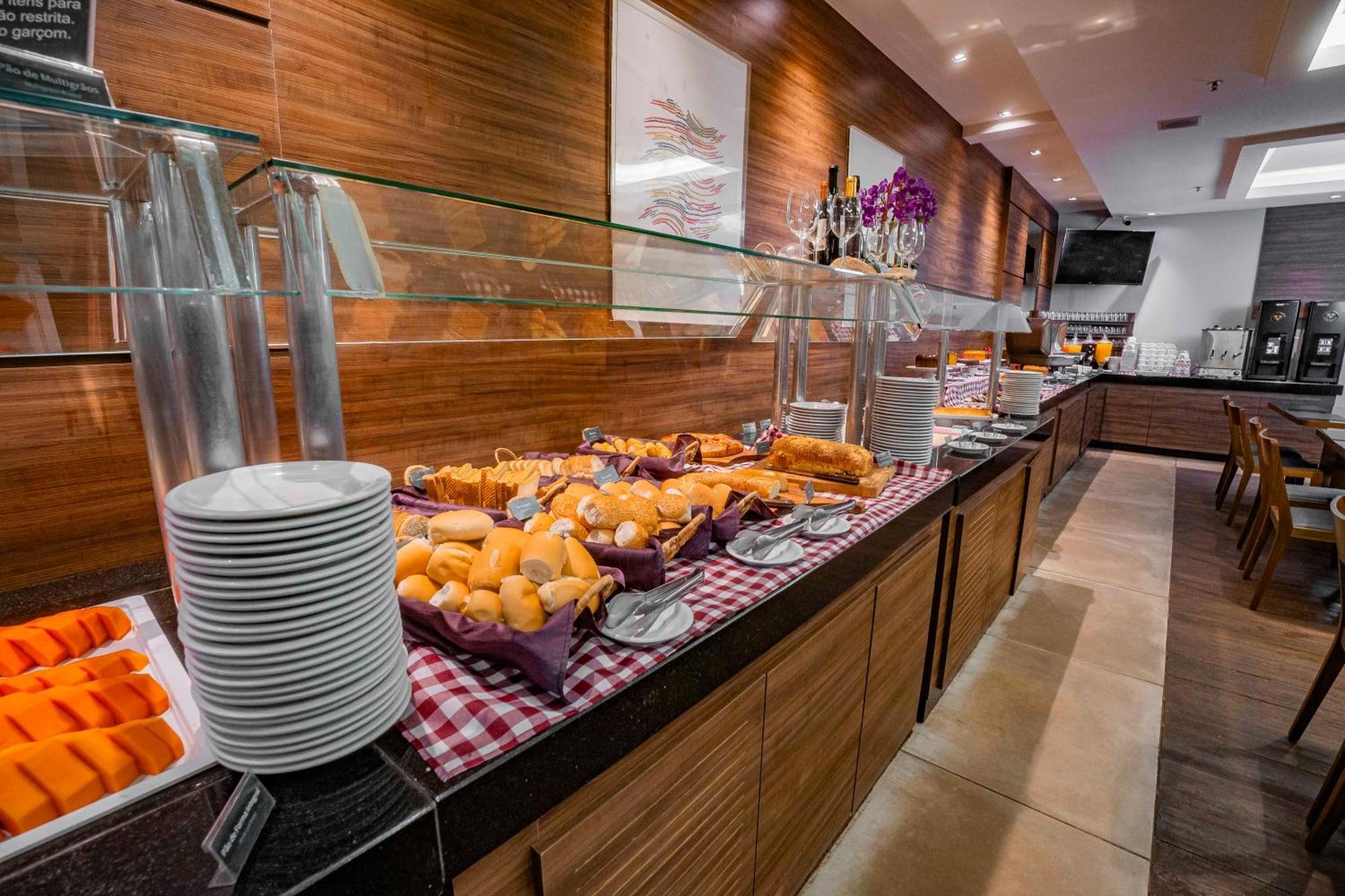 Hotel Laghetto Bento เบงโต กองซัลเวส ภายนอก รูปภาพ